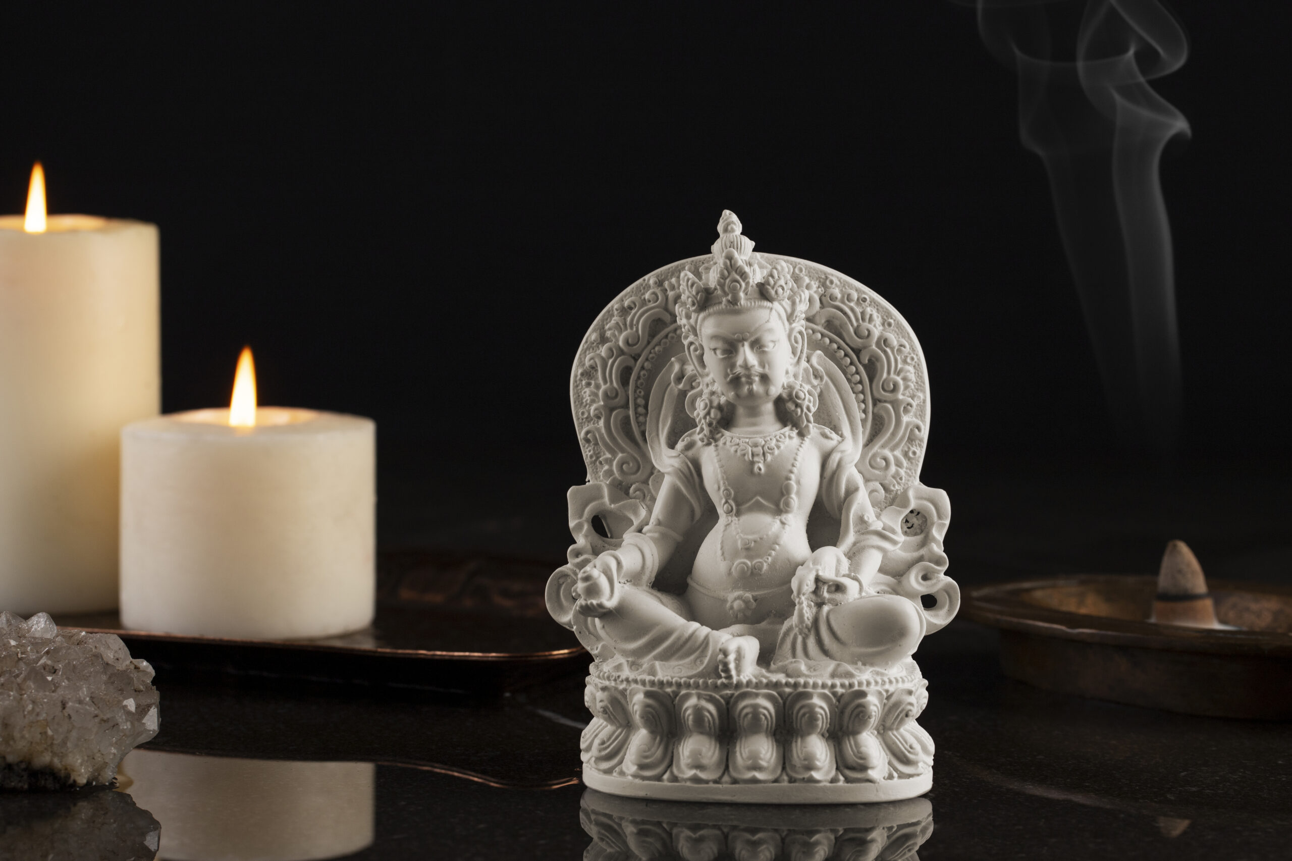 statuette-representing-buddha-tranquility-meditation